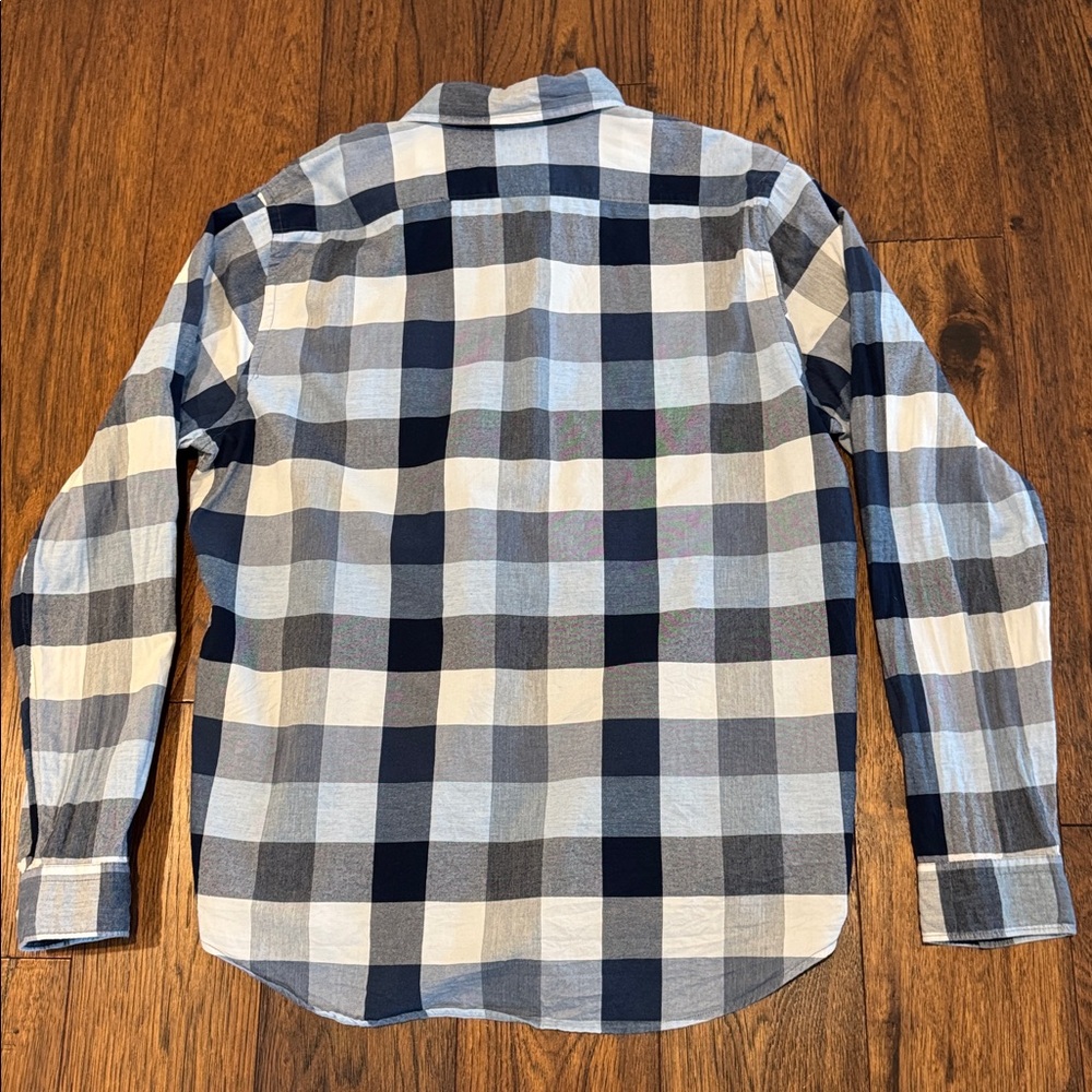 Express button down - Picture 4 of 4